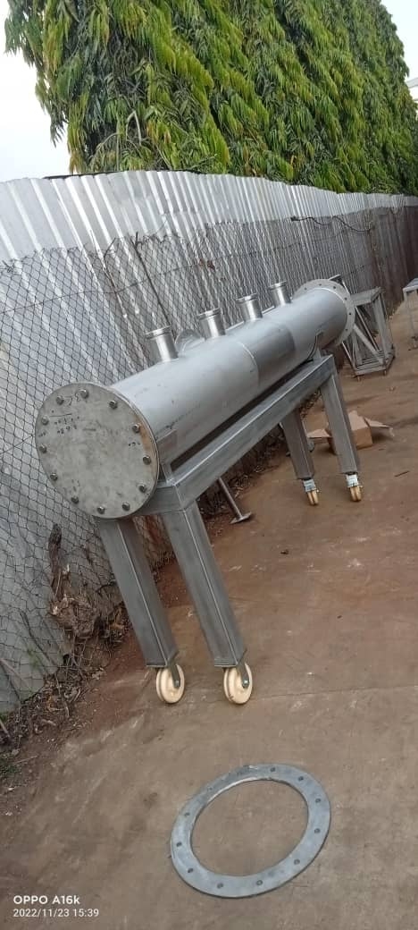 Compact multi-pipe utility heat exchanging block